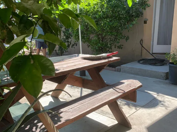 531 W Palm St, Compton, CA 90220