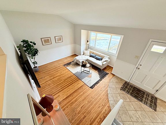 4th image of 149 Lake Dr