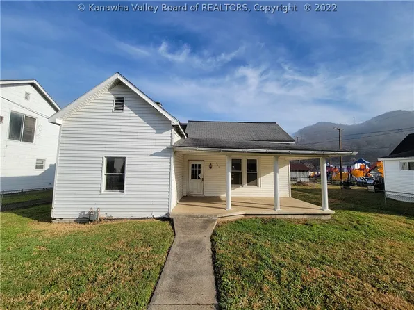 509 Alexander St, Cedar Grove, WV 25039