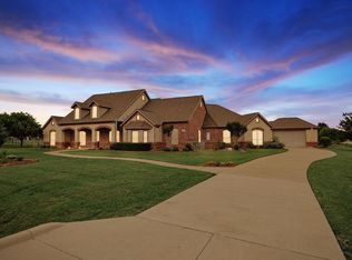 13100 Willow Crossing Dr, Fort Worth, TX 76103