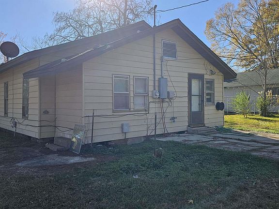 713 E Pine St, Gurdon, AR 71743 | MLS #23038990 | Zillow