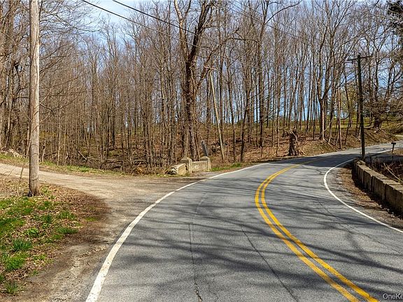 4th image of Old Quaker Hill Road