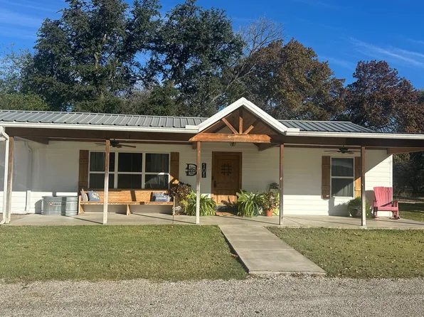 101 Twin Creek Rd, Comanche, TX 76442