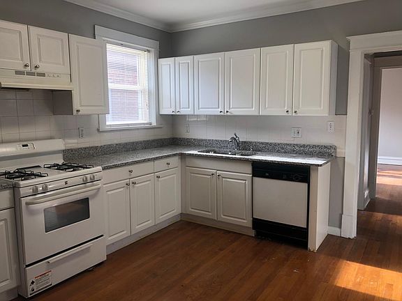 3rd image of 7126 Tulane Ave Floor 2