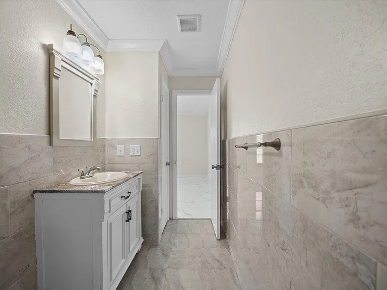 5540 Lakewood Cir S #F — Photo 25
