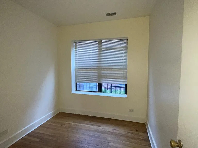 4926 N Kedzie Ave #1S — Photo 5