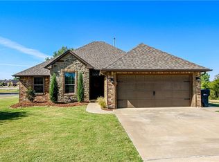 14101 Savannah River Way, Yukon, OK 73099