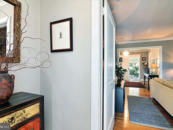 3rd image of 207 Wye Ave