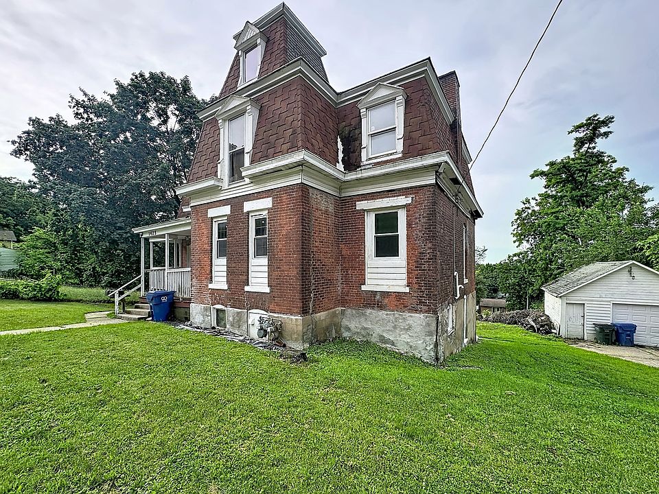1425 W 10th St, Davenport, IA 52804 | Zillow