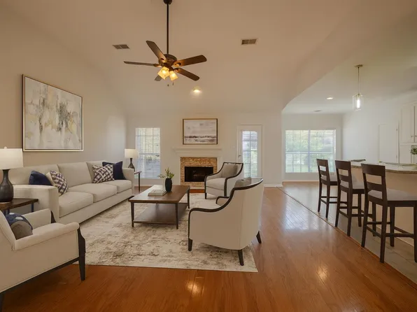 10538 Ashglen Cir N, Collierville, TN 38017