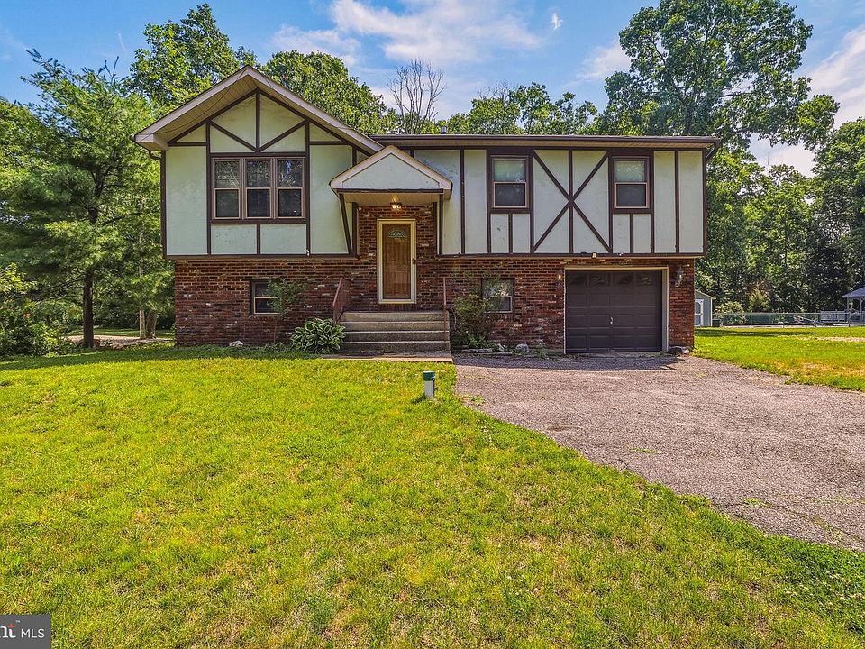 1st image of 7 Matro Ave