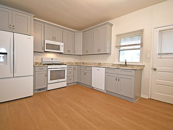3rd image of 111 Ramsey Ave APT 1