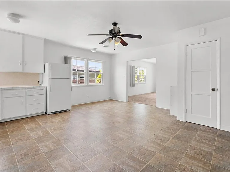 8020 Cowan Ave — Photo 5