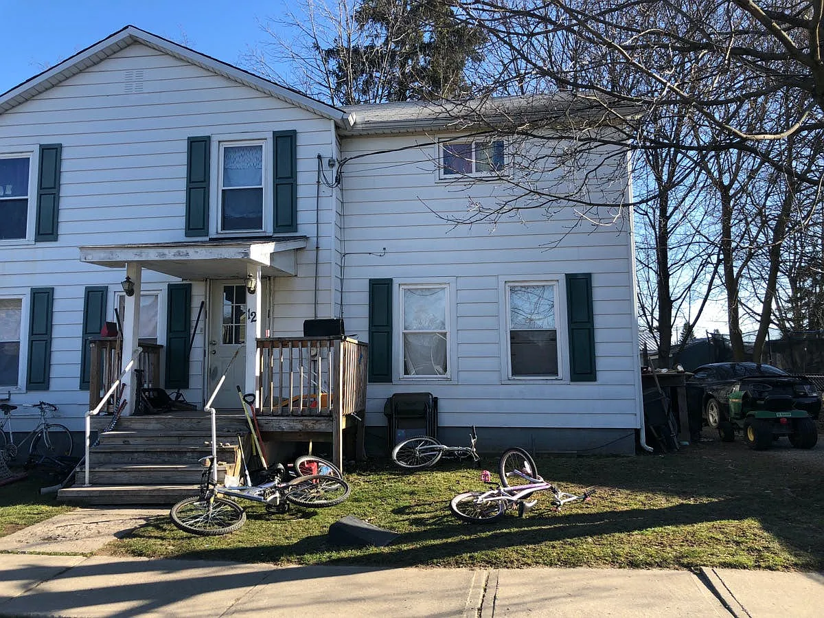 12 Locust St photo 1