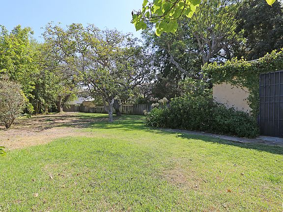 4th image of 4204 East Blvd