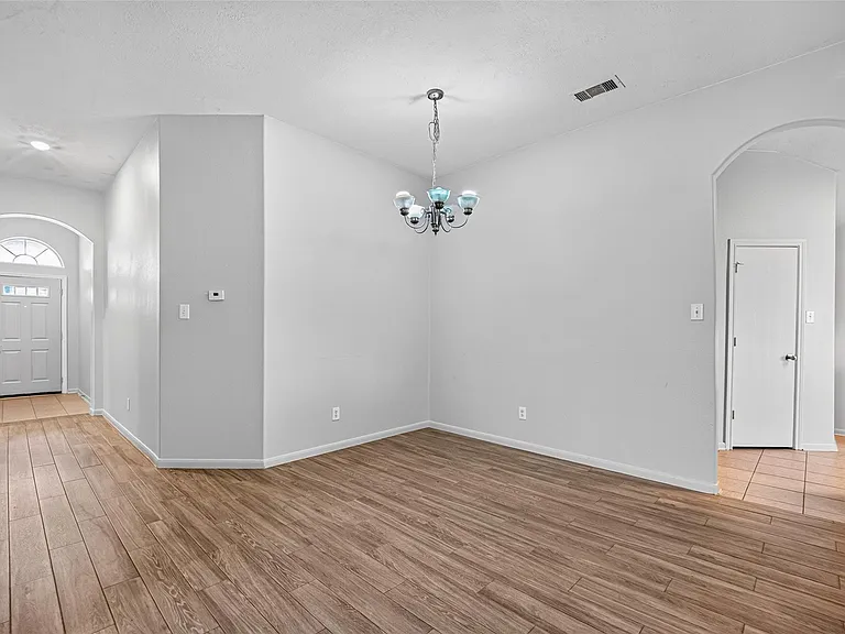 9241 Clearwood Landing Blvd — Photo 6