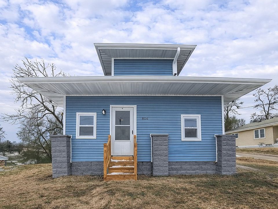 1st image of 806 S Roche St