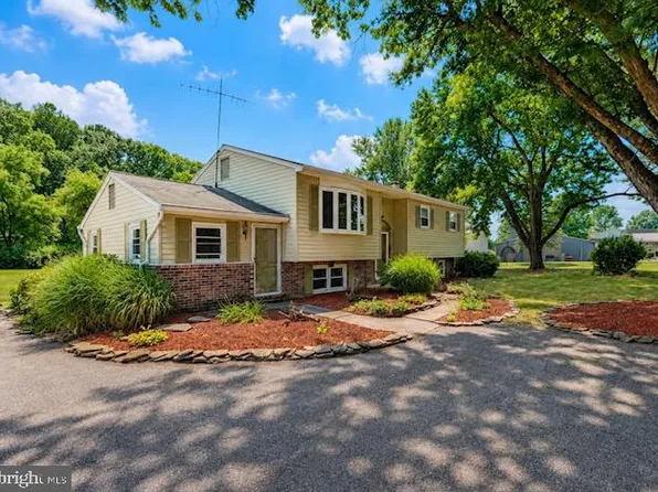 1123 York Rd, Mechanicsburg, PA 17055
