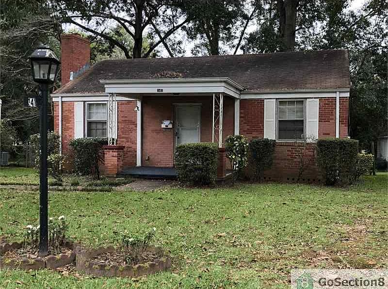 1st image of 141 Oak Forest Dr