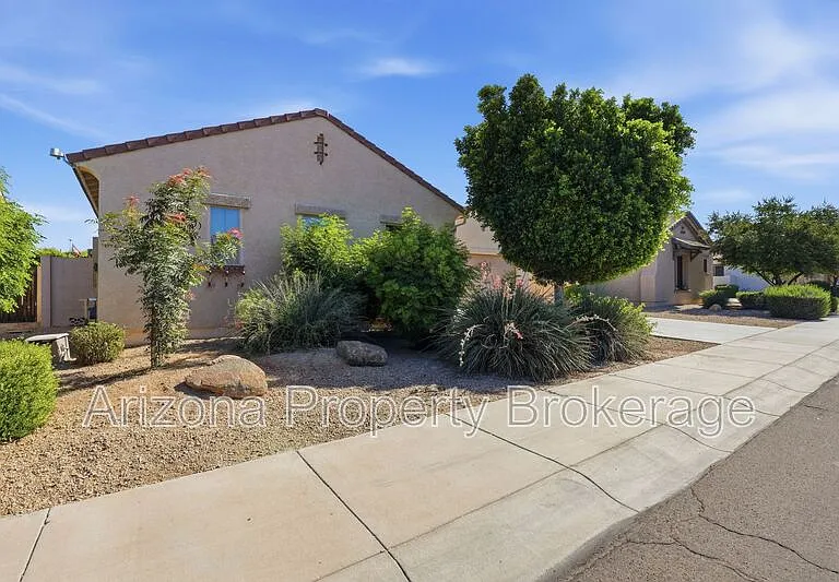 16192 W Berkeley Rd — Photo 2