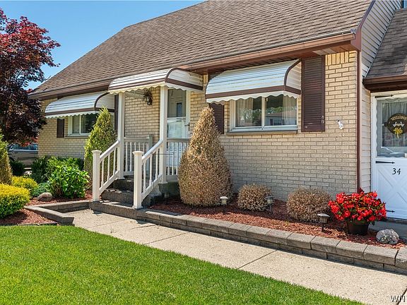3rd image of 34 Louise Dr