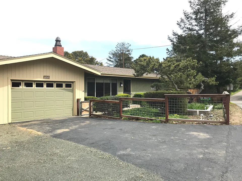 2270 Pineridge Dr