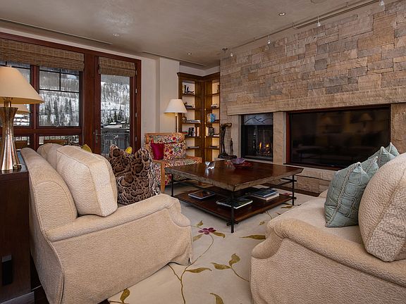 3rd image of 141 E Meadow Dr #4B