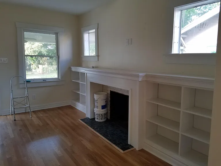 208 W Giddens Ave — Photo 5