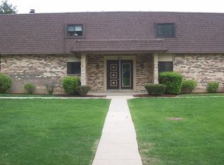 9190 South Rd APT A, Palos Hills, IL 60465