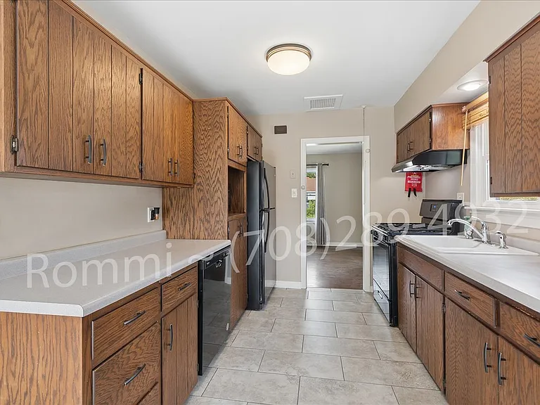 6717 Huron Ave — Photo 9