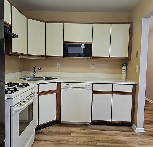 2809 Ridgefield Ct — Photo 11