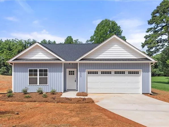 1643 Ralee Dr, Winston Salem, NC 27127
