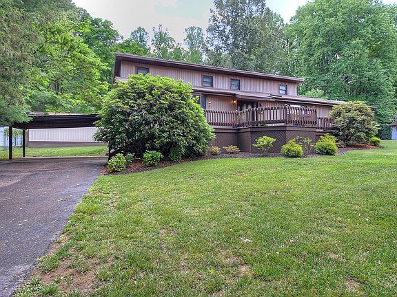 3rd image of 511 Baywood Dr