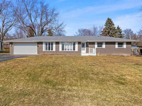 6318 Abington Dr, Rockford, IL 61109