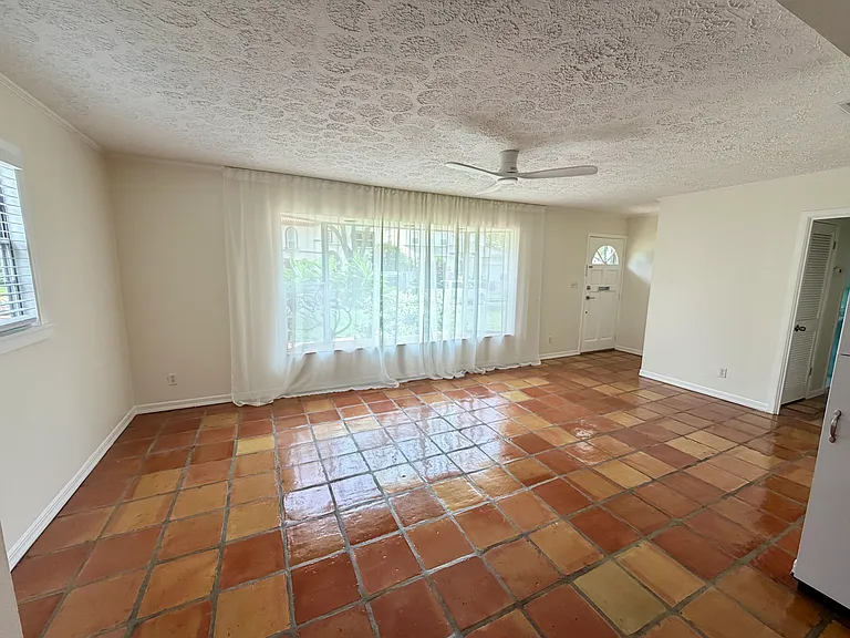 3126 W Harbor View Ave — Photo 3