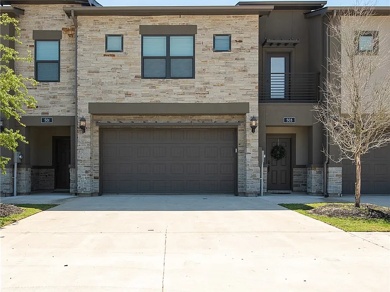 503 Hayes Ln — Photo 1