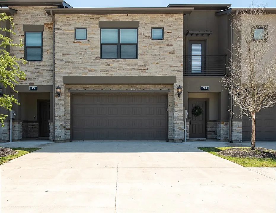 503 Hayes Ln