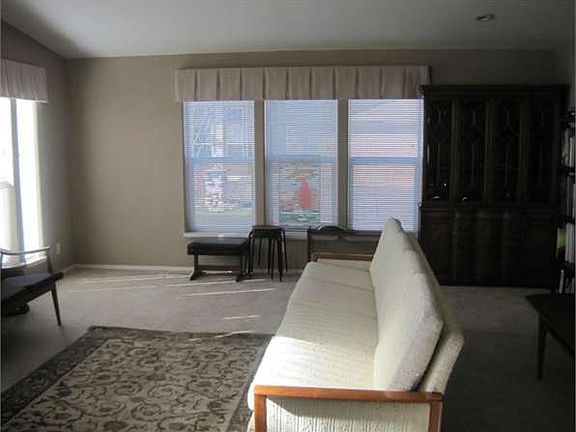 2nd image of 9807 196th St Ct E
