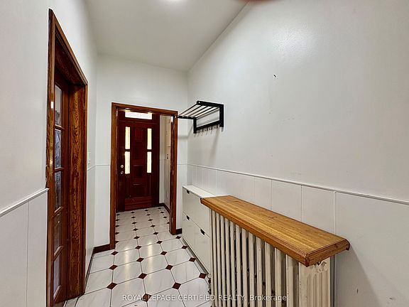 3rd image of 36 Mitchell Ave