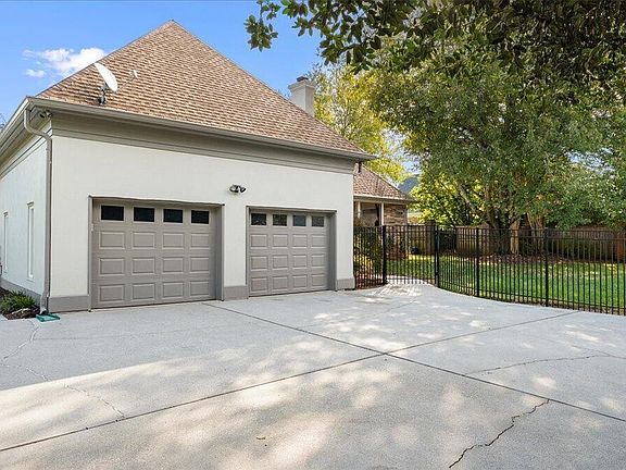 4th image of 945 Hayslope Dr