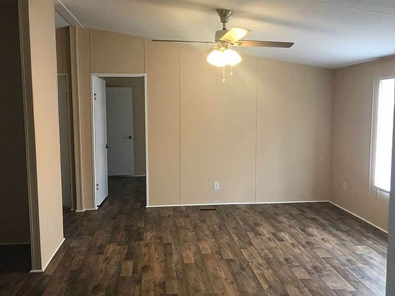 3rd image of 10082 SE 142nd Blvd