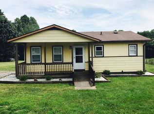 1520 Brock Rd, Yadkinville, NC 27055