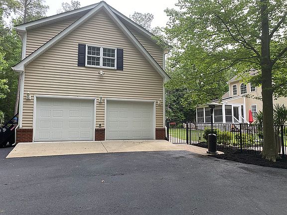 2nd image of 11212 Sterling Cove Dr