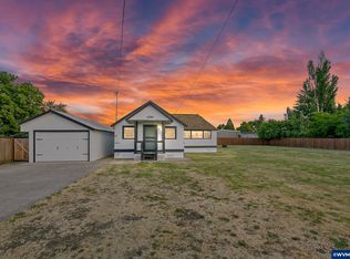 1570 Blaine St, Woodburn, OR