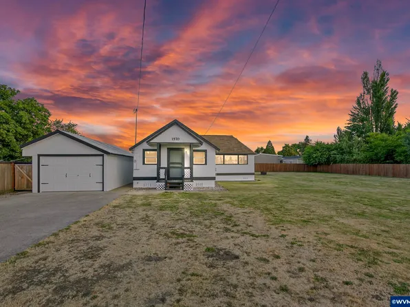 1570 Blaine St, Woodburn, OR 97071