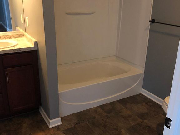 5th image of 120 Flint Rd APT 9