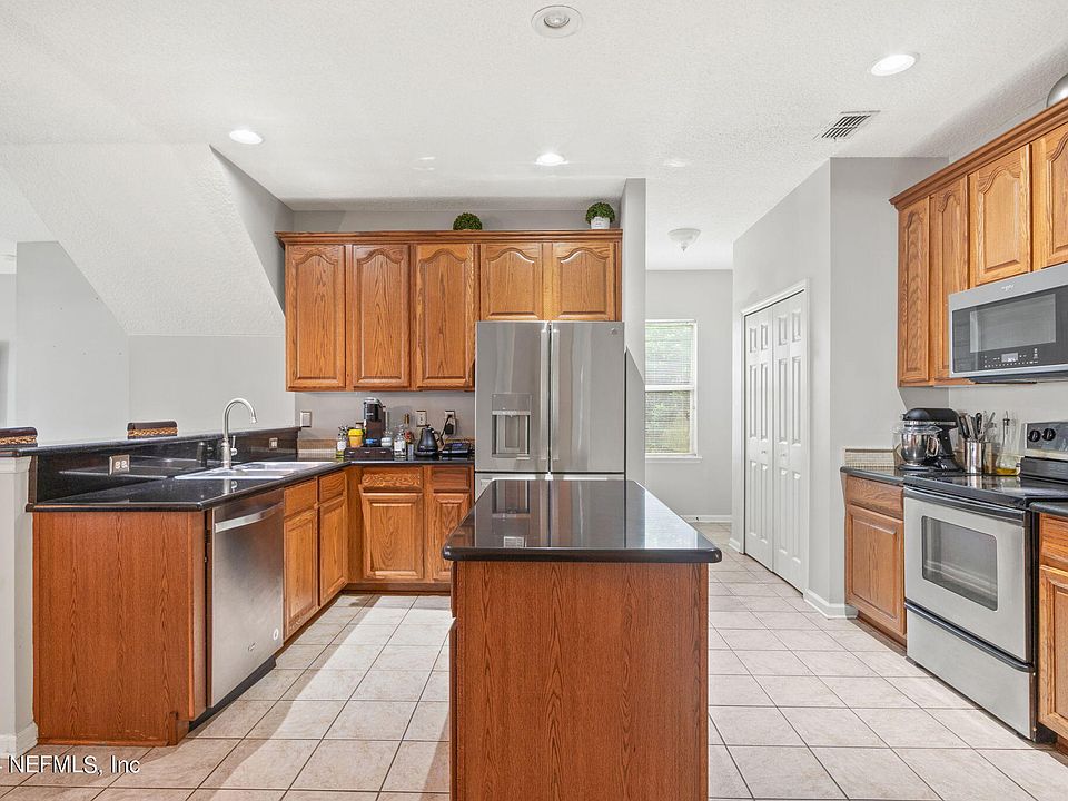 1st image of 520 MILLHOUSE Lane