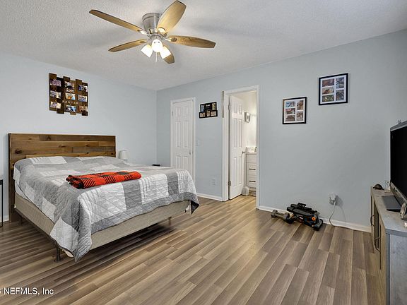 4th image of 3904 WINDRIDGE Court