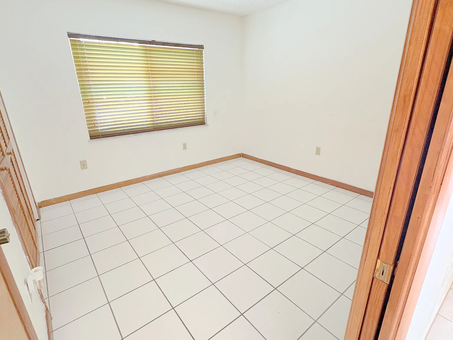 11930 SW 128th Ave — Photo 3