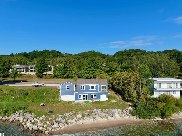 800 N Saint Joseph St, Suttons Bay, MI 49682
